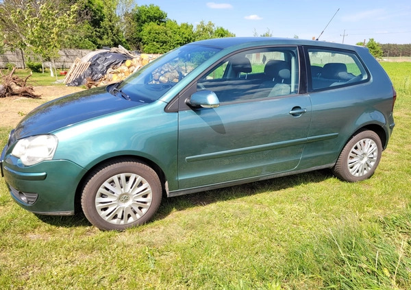 Volkswagen Polo cena 9100 przebieg: 175200, rok produkcji 2006 z Kozienice małe 211